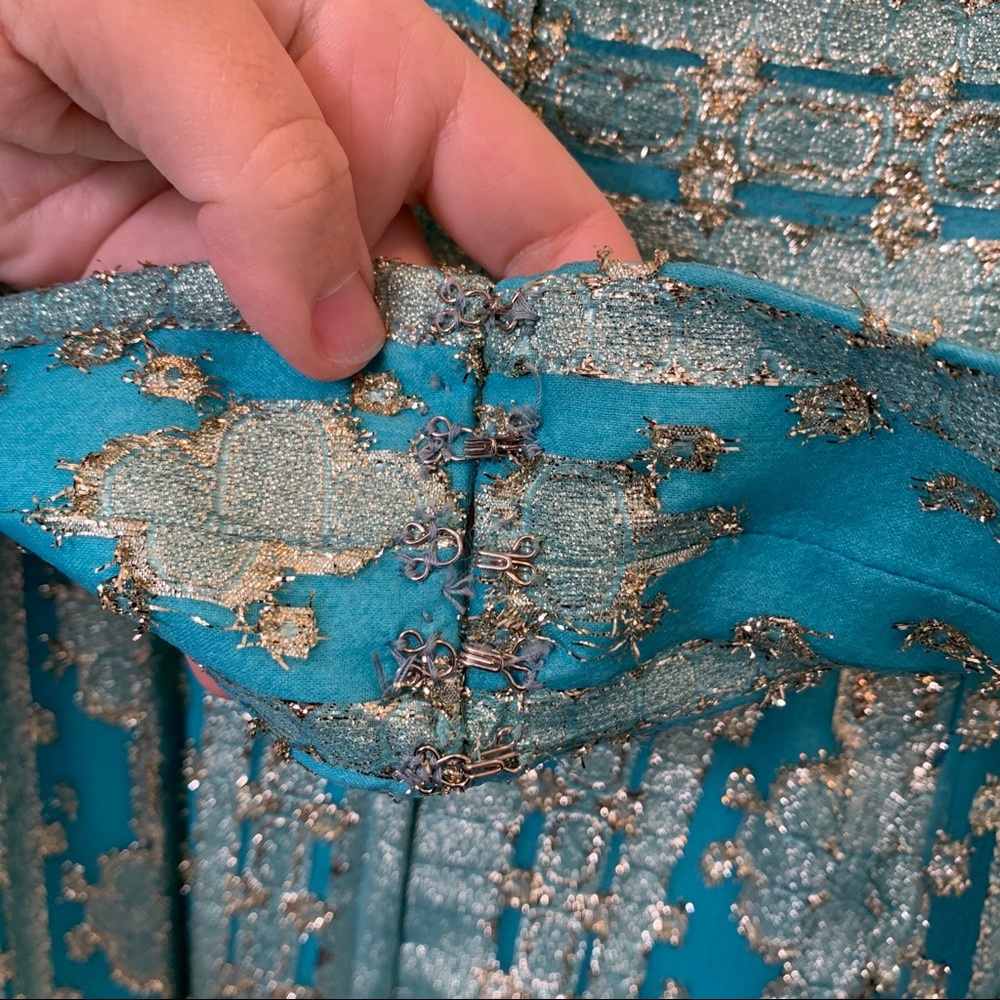 Vintage handmade 60s gold metallic peacock blue shift dress - Picture 6 of 12